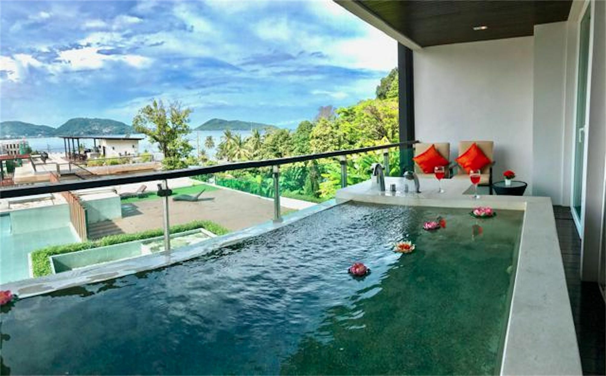 The Privilege Residence : 1 Bedroom Apartment In Patong Kültér fotó